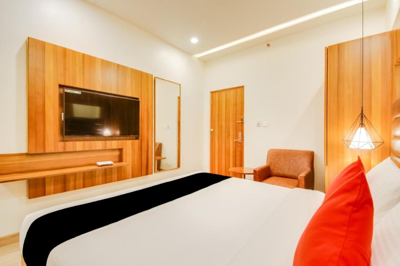 Inn The Centre Nellore Esterno foto