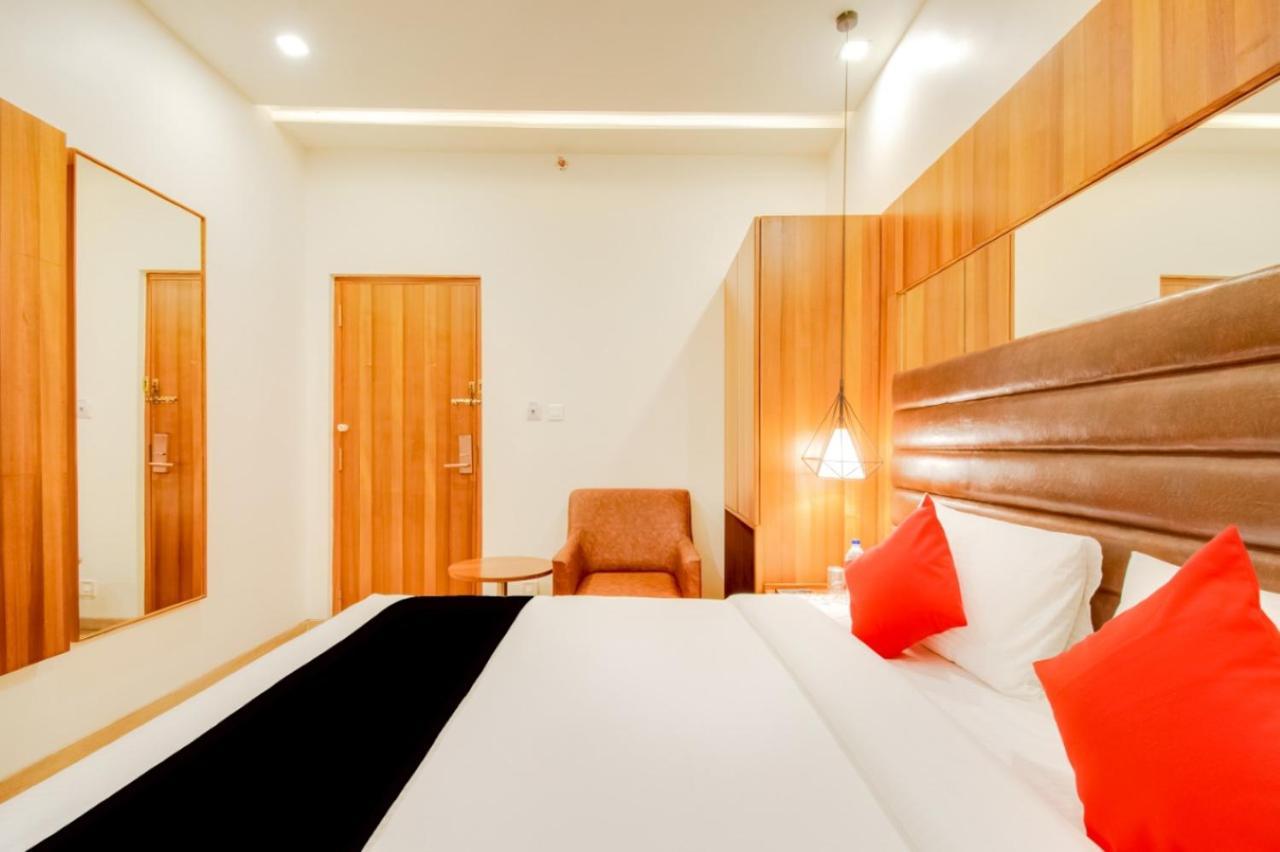 Inn The Centre Nellore Esterno foto